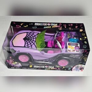 Monster High 2022 Ghoul Mobile Convertible w/ Pet & Accessories